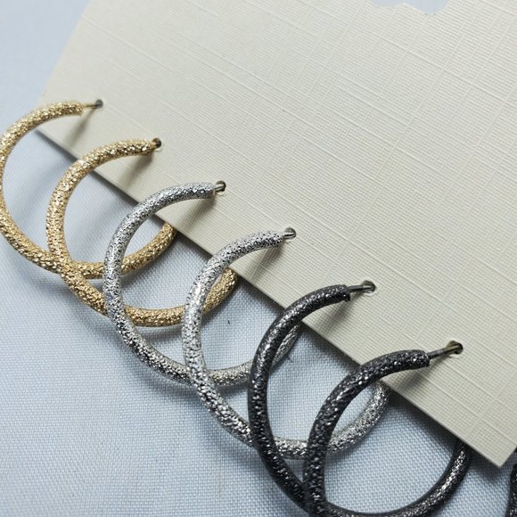 Mystique multi hoop multiple earrings - Picture 3 of 4